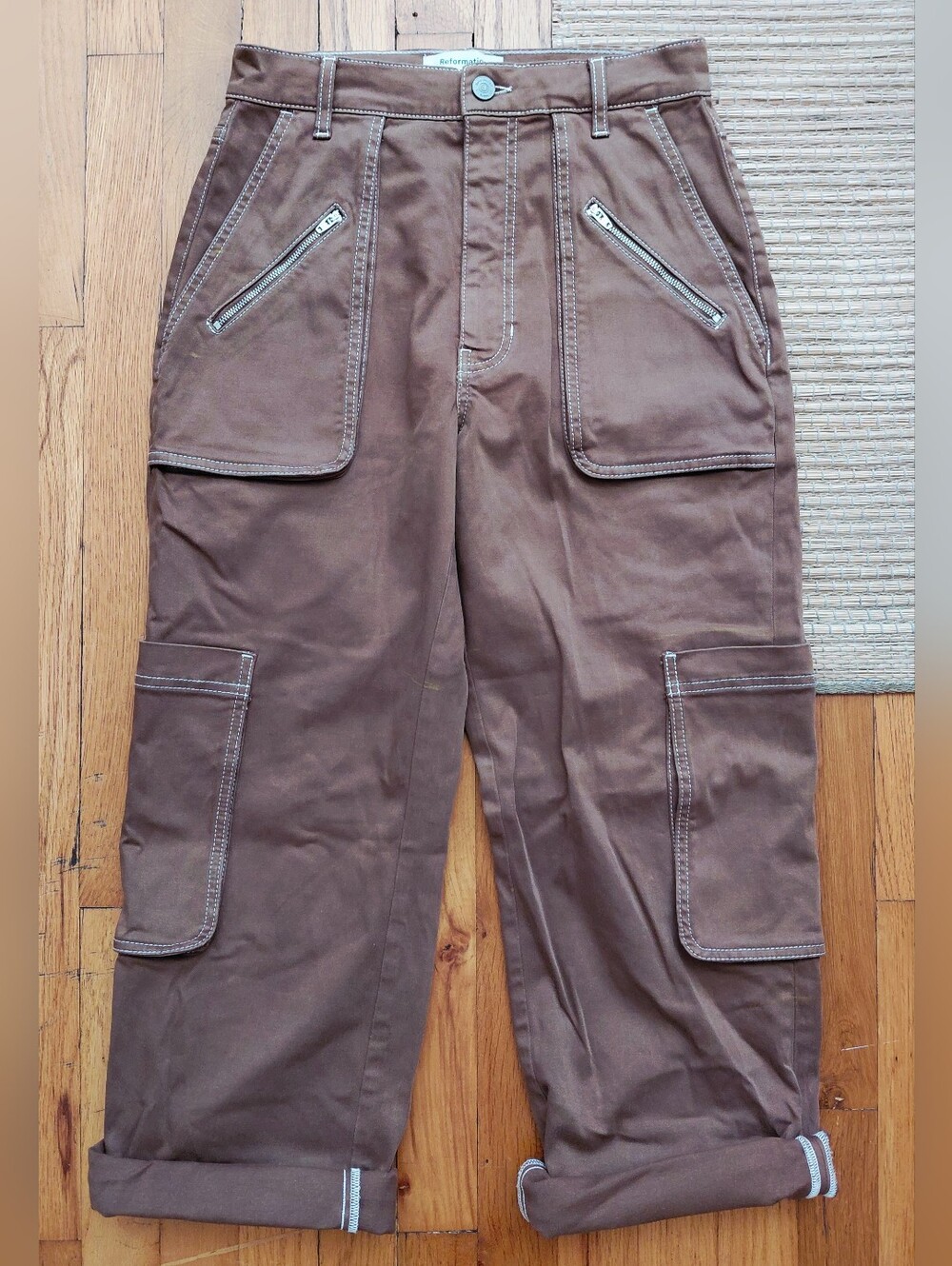 Never Worn-Reformation Unisex Brown Cargo Pants with Zip Pockets